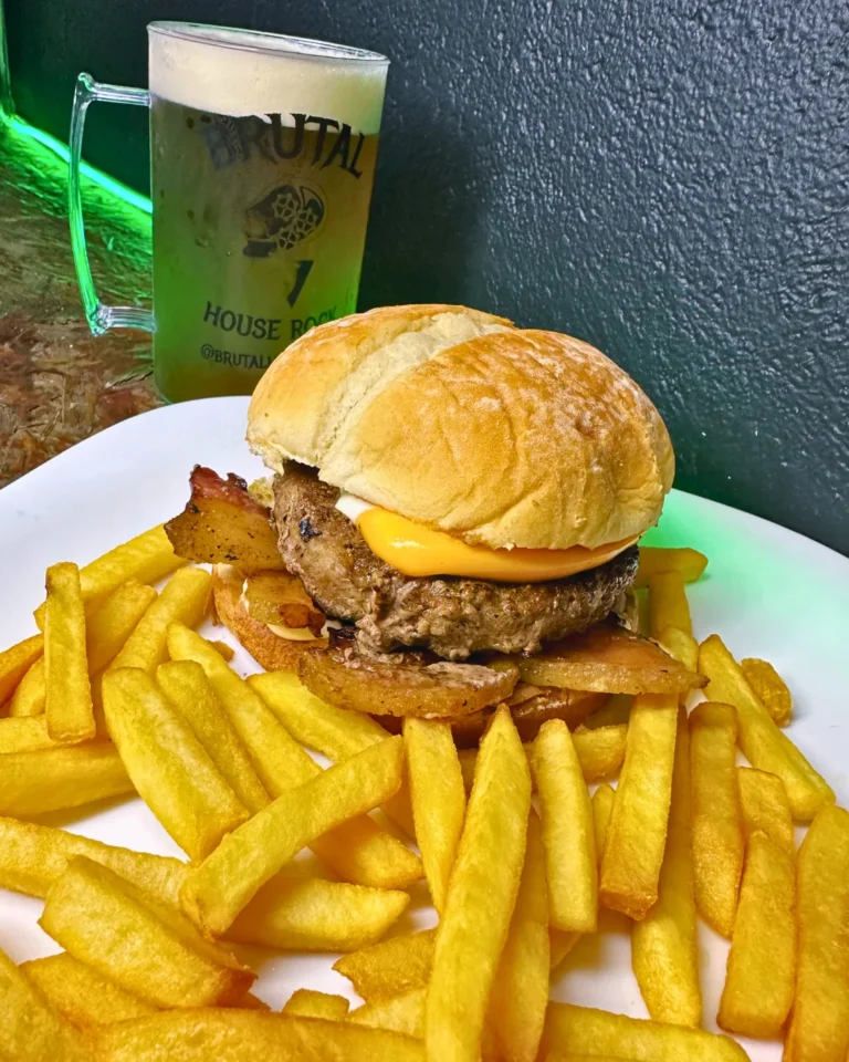 comida de bar de rock-bar de rock com hambúrguer artesanal Cardápio Bar de Rock São Paulo